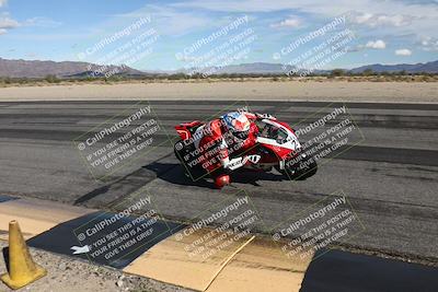 media/Nov-16-2025-Race Pace (Sun) [[8c5fa54630]]/Non Verified Riders (1st 20 Minutes)/3-Turn 3 Inside (11am)/